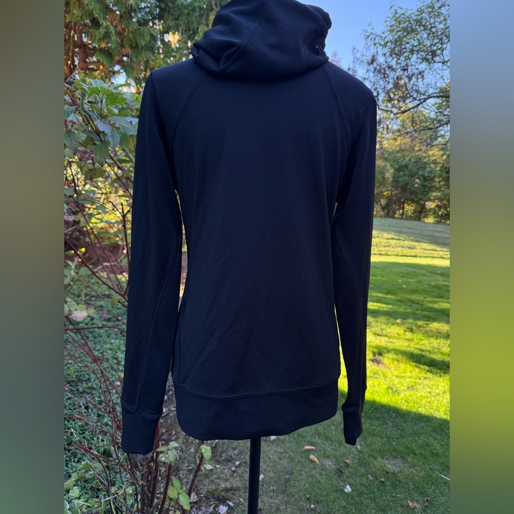 HYLETE: hoodie
medium long sleeve s
Side pockets
designed in California - Picture 2 of 16